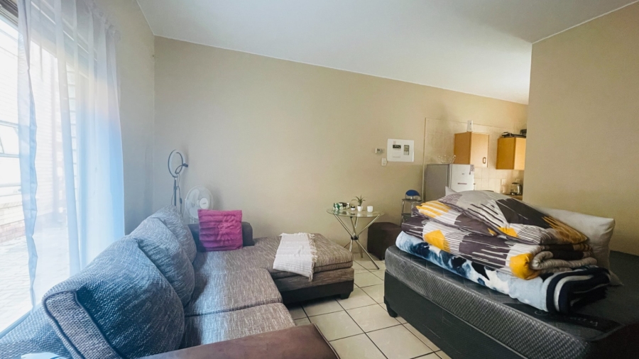 1 Bedroom Property for Sale in Dassie Rand North West